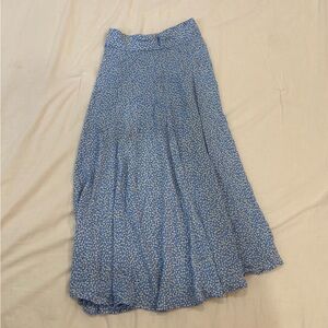 Blue flowered skirt with slit